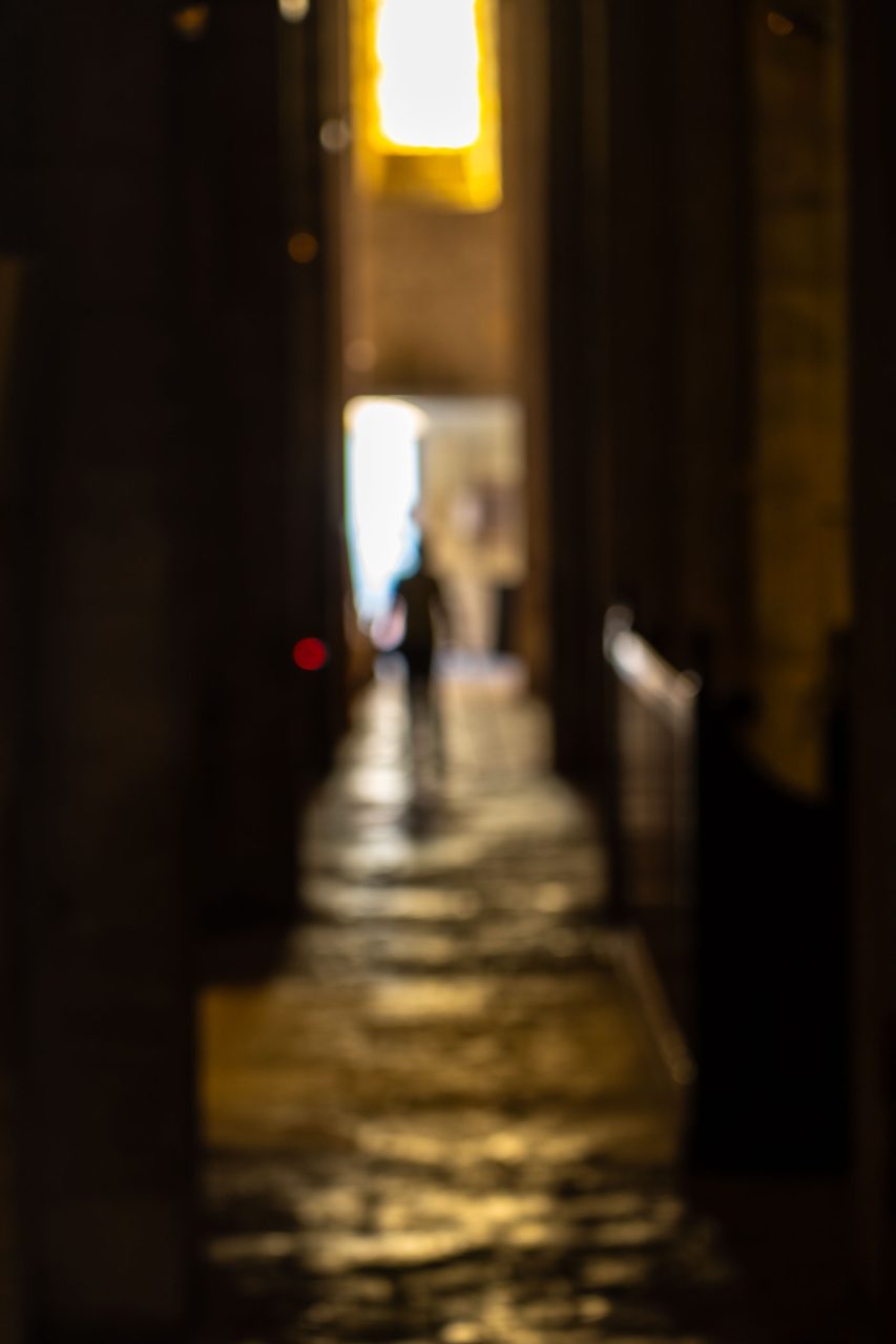 Men in alley.bemelman.nl